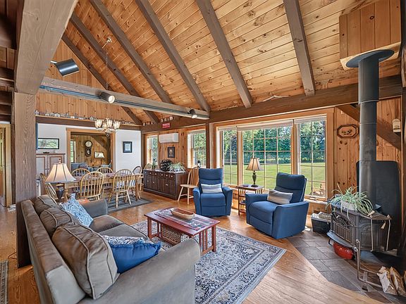 4th image of 389 Boyd Hill Road