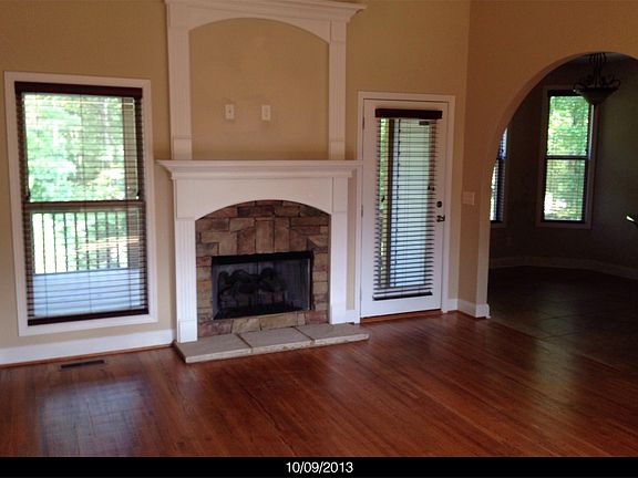 2nd image of 104 Lime Creek Ln