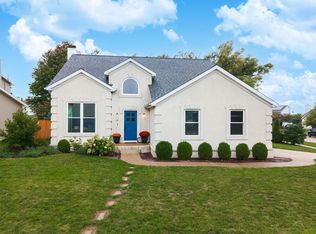 14 Valley Brook Ct, Bloomington, IL