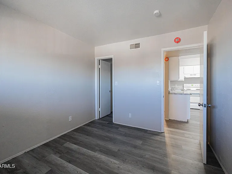 1703 W Mountain View Rd #14 — Photo 10