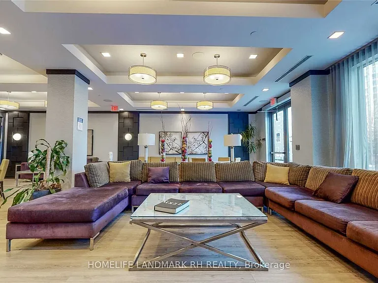 18 Graydon Hall Dr #208 — Photo 19