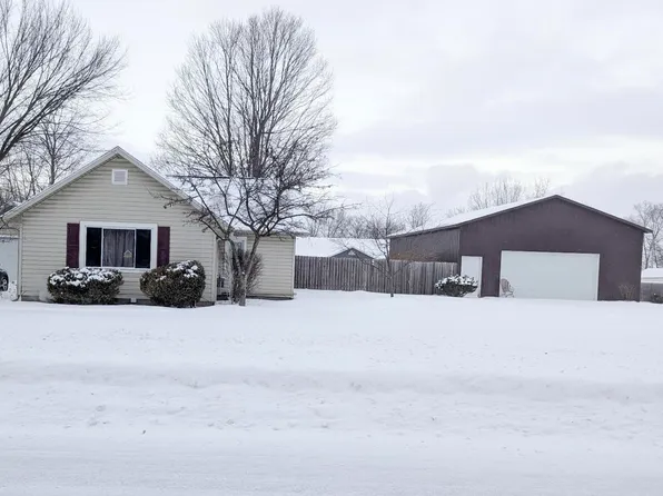 42 State St, Middleville, MI 49333