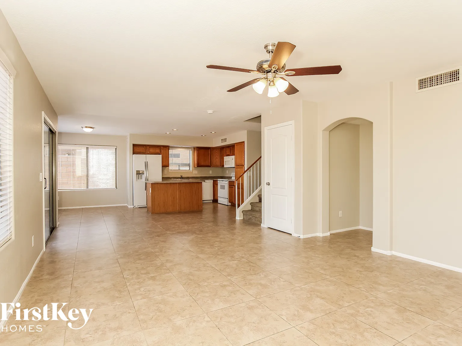 4 bed, 2.5 bath, 2056 sqft, $2,495 — Photo 3