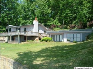1129 Preston Island Cir, Scottsboro, AL 35769