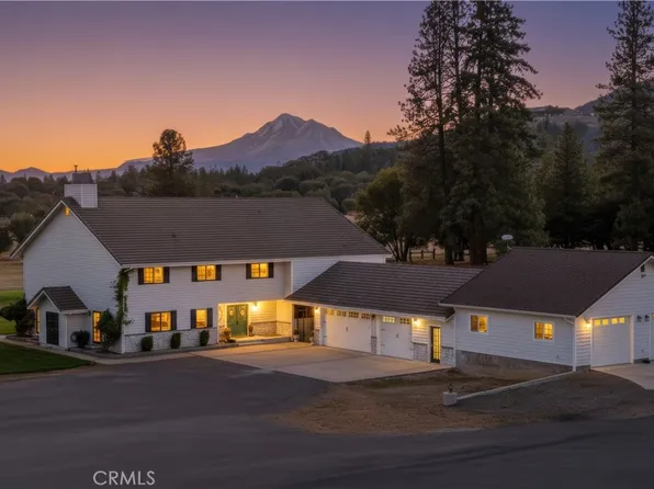 1121 Oak Valley Dr, Yreka, CA 96097