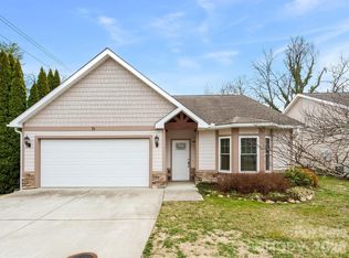 29 Kaylor Dr, Arden, NC 28704