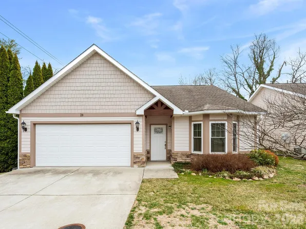 29 Kaylor Dr, Arden, NC 28704