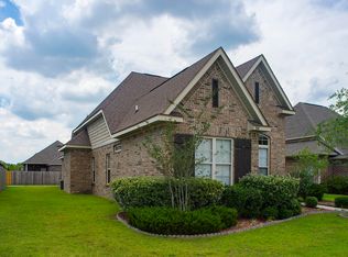 518 Palm Breeze Dr, Ocean Springs, MS 39564