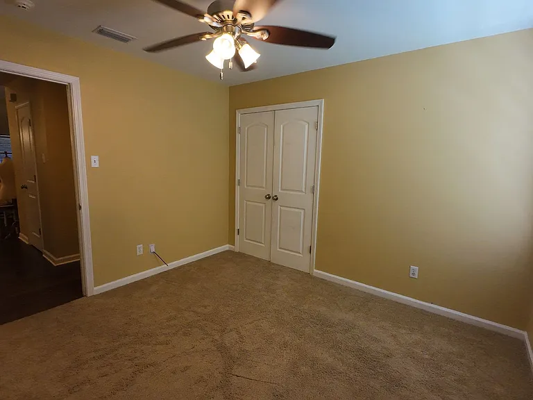 7165 Ashmoor Dr N — Photo 11