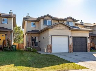 86 W Vold Close, Red Deer, AB T4R 0G4