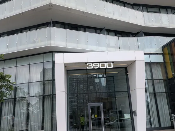 3900 Confederation Pkwy, Mississauga, ON