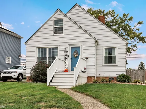 5914 Pelham Dr, Parma, OH 44129
