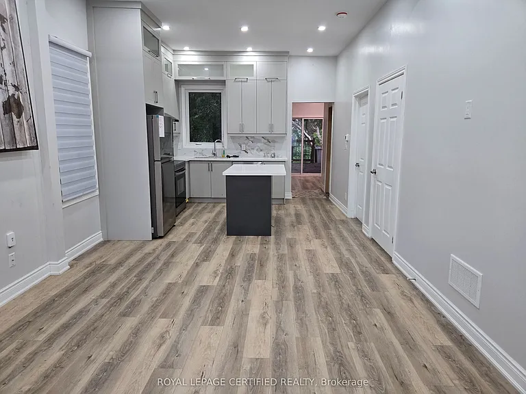 195 Picton St E — Photo 3