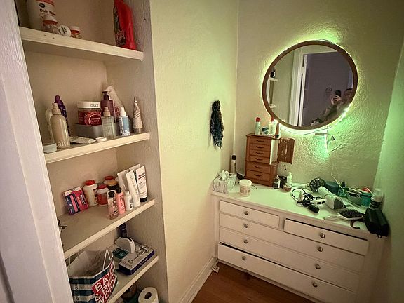 5th image of 718 10th Ave E APT 1