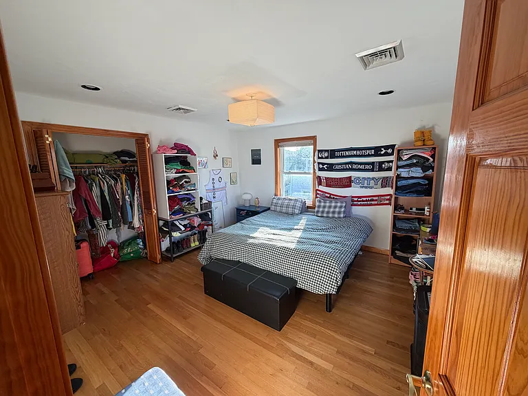 35 Raymond St #2 — Photo 11
