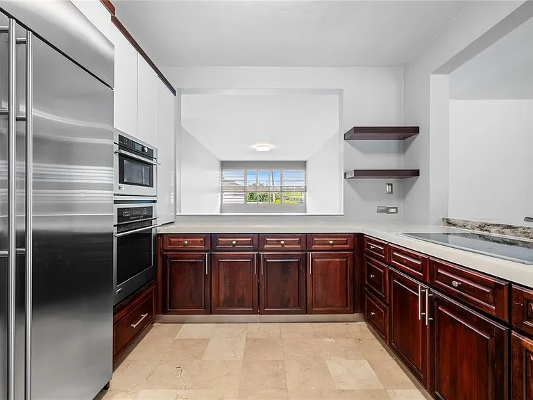 606 Calle 1 — Photo 10