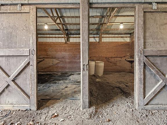 5th image of 1436 Teson Rd