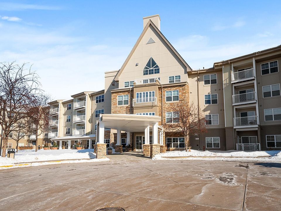 1st image of 5650 Boone Ave N APT 318