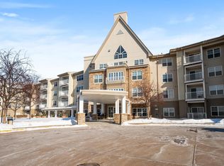 5650 Boone Ave N APT 318, New Hope, MN 55428