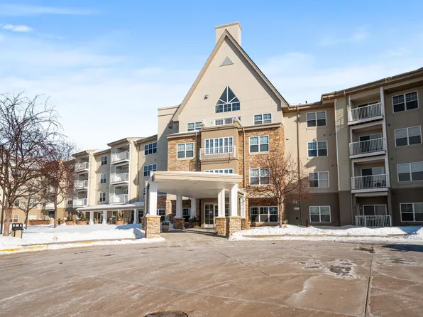 5650 Boone Ave N APT 318, New Hope, MN 55428