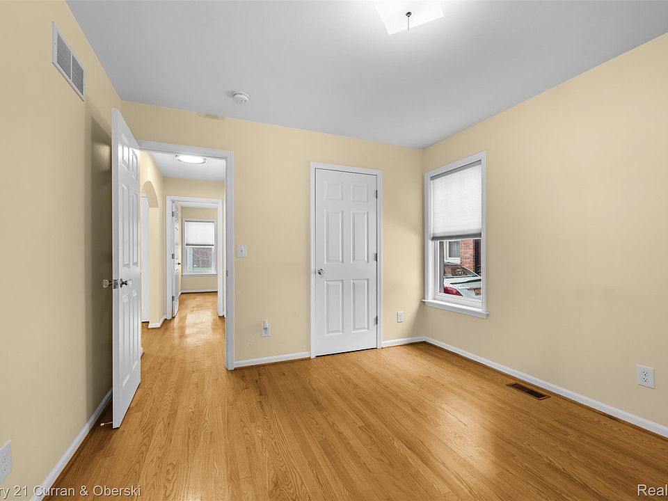 23035 Marlboro St, photo 19