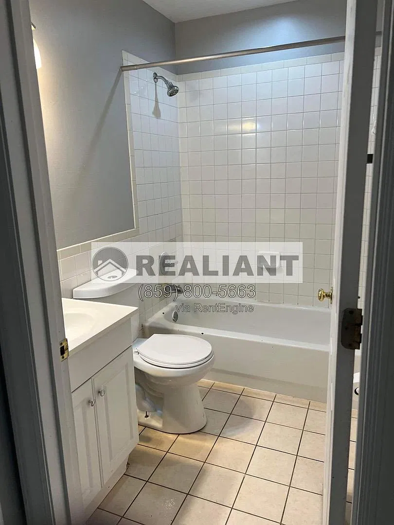 2 bed, 1.0 bath, $1,195 — Photo 4
