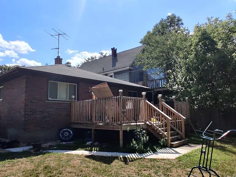 1864 Linwood Ave — Photo 3