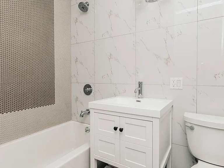 432 Stockholm St #2L — Photo 8