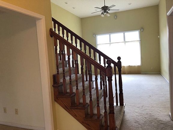 5th image of 1613 Hunters Pointe Dr