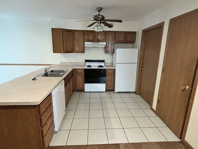 1041 Minns Dr #3 — Photo 5