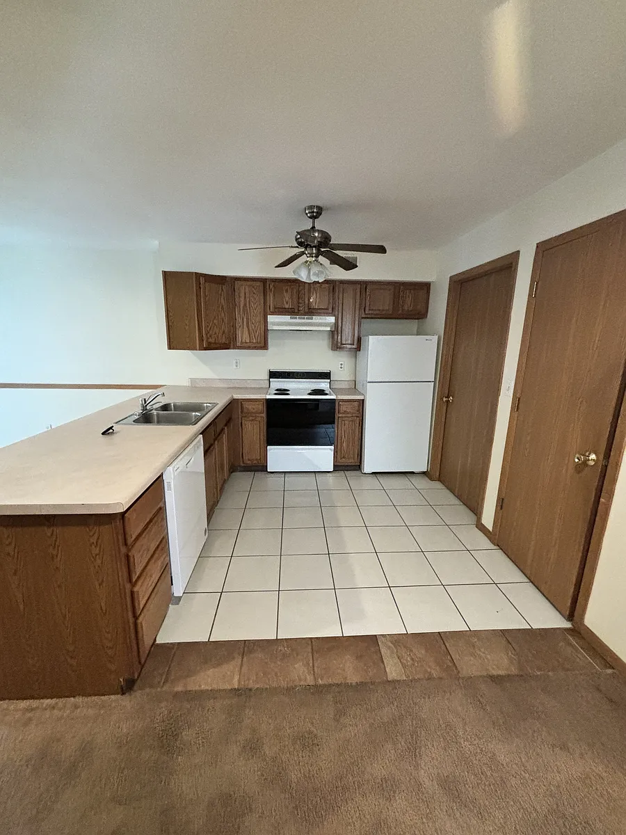 Building Photo - 1041 Minns Dr #3