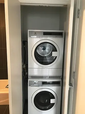 Rented by Azimuth Realty Corp | media 7