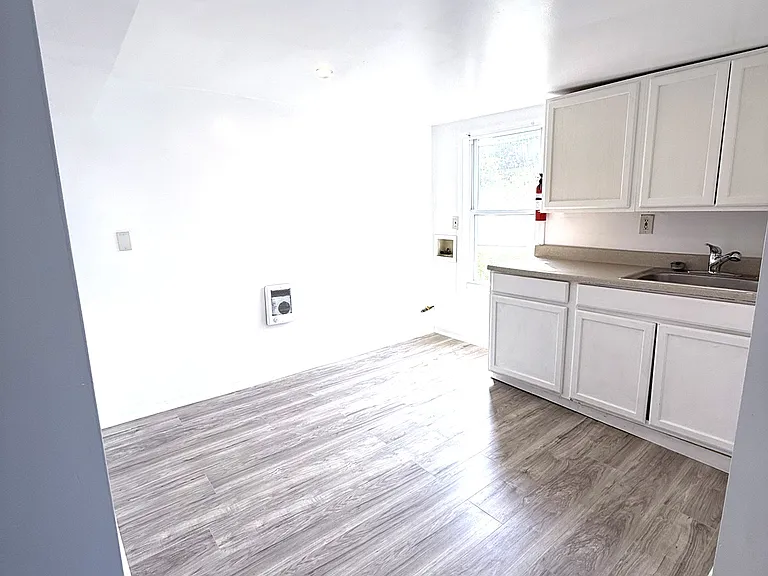 472 2nd St #1 — Photo 5