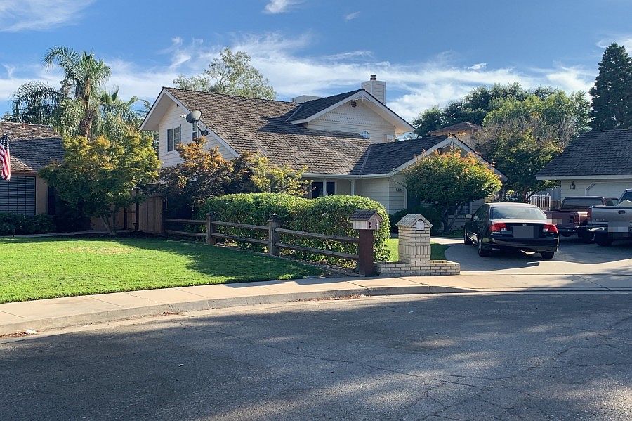 2nd image of 2504 Magnolia Ct
