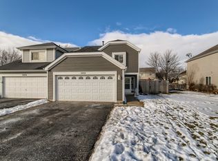 1492 Exeter Ln, South Elgin, IL 60177