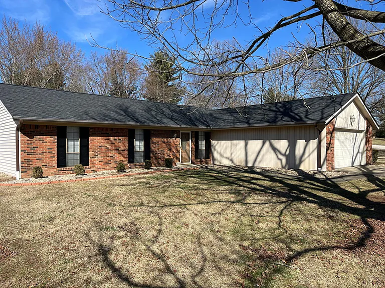 3735 N Armstrong Dr — Photo 2