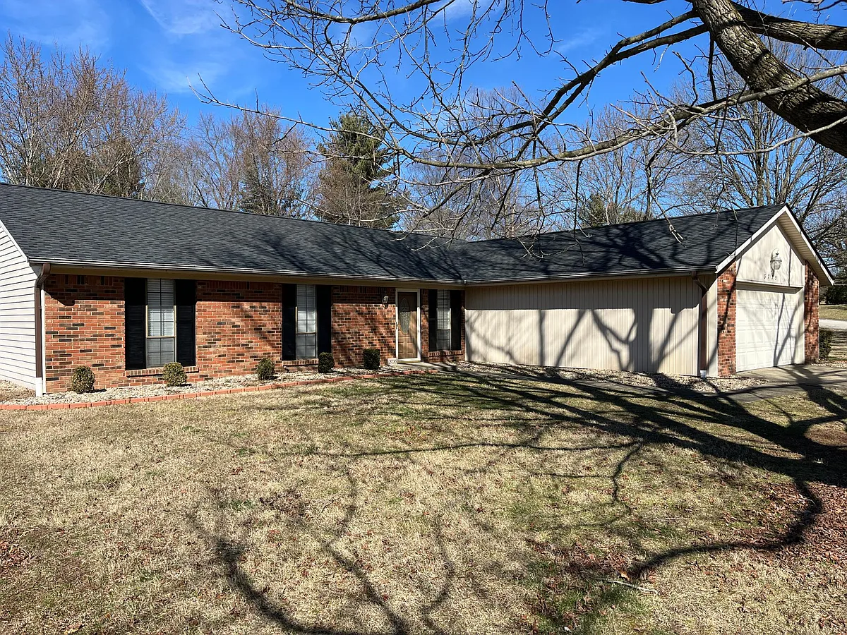Building Photo - 3735 N Armstrong Dr