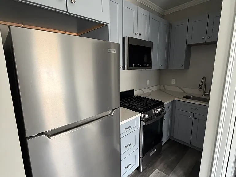 16 Magnolia Ave #12 — Photo 2