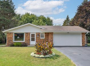 211 Oakview DRIVE, Slinger, WI 53086