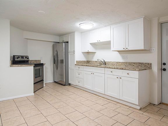 3rd image of 1735 Sutton Ave APT 5