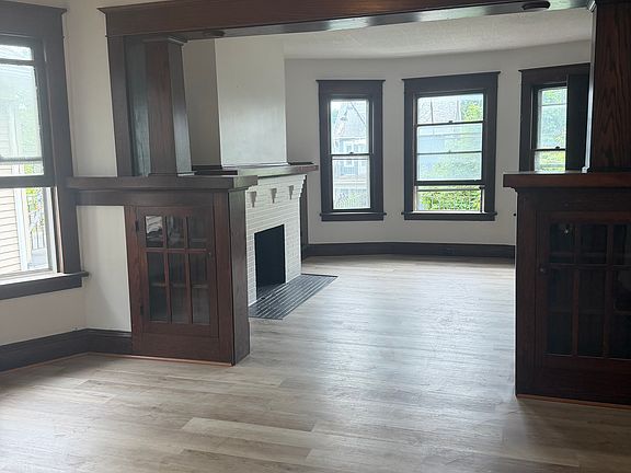 4th image of 726 Amherst St #2