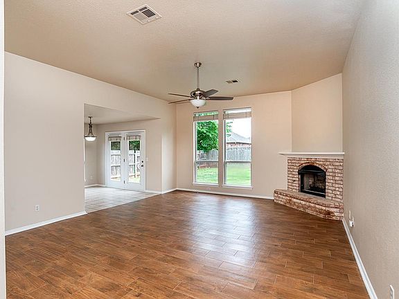 4th image of 5009 W 2nd Ave
