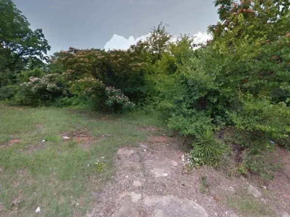 618 SE Secession Ave, Camden, AR 71701