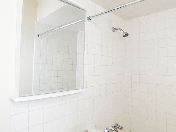3rd image of 4406 N Magnolia Ave APT 521