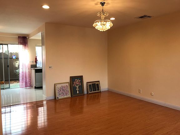 4th image of 821 S Chapel Ave APT 4