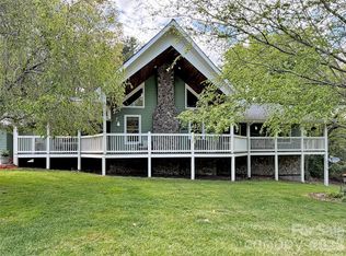 129 Hooper Haven Dr, Waynesville, NC 28786