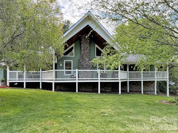 129 Hooper Haven Dr, Waynesville, NC 28786