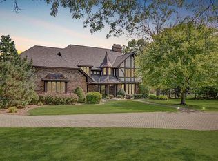 11 Corey Dr, South Barrington, IL 60010