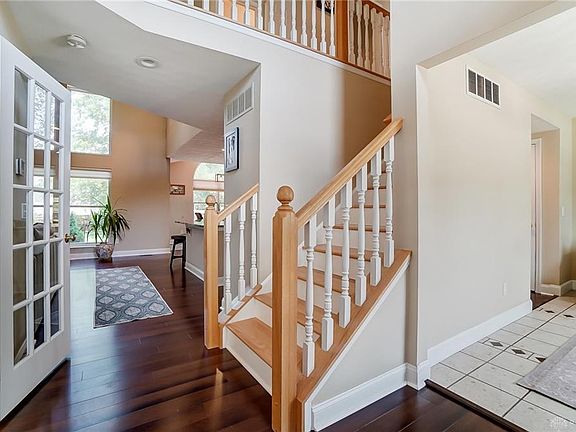 5th image of 135 Woodstream Dr
