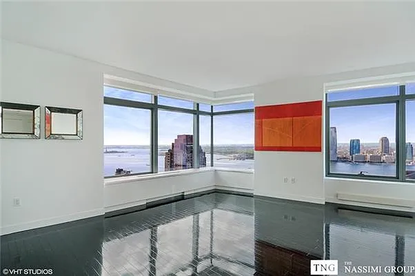 Sold by TNG Nassimi Realty | media 2